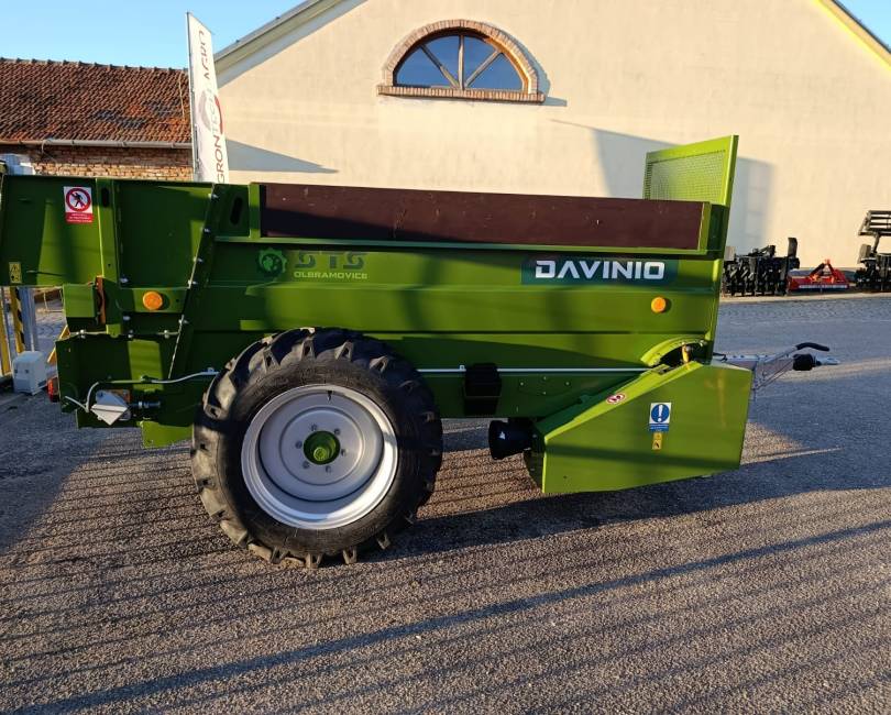 Rozmetadlo organických hnojiv DAVINIO 2