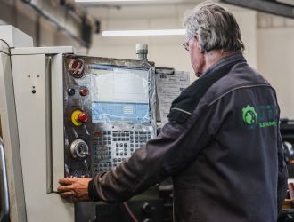 Programátor a obsluha CNC soustruhu